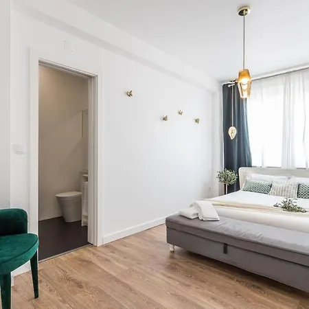 Lisbon Airport Suites Apartment *