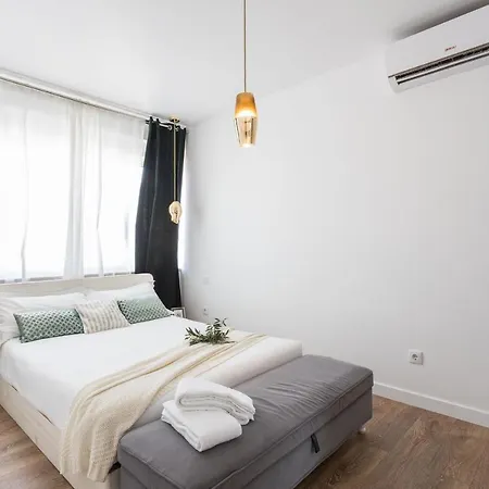 Lisbon Airport Suites *